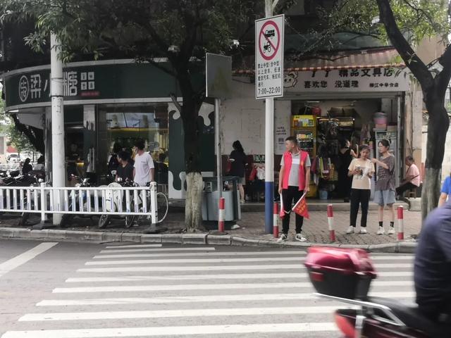 �������ǣ������߿��������������Ժ��̬����չ��������ͨ�赼��־Ը����